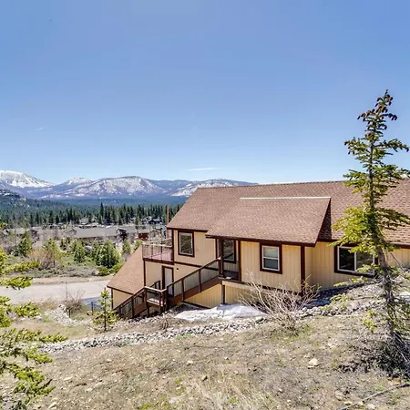 South Lake Tahoe Home With Deck And Gas Grill!